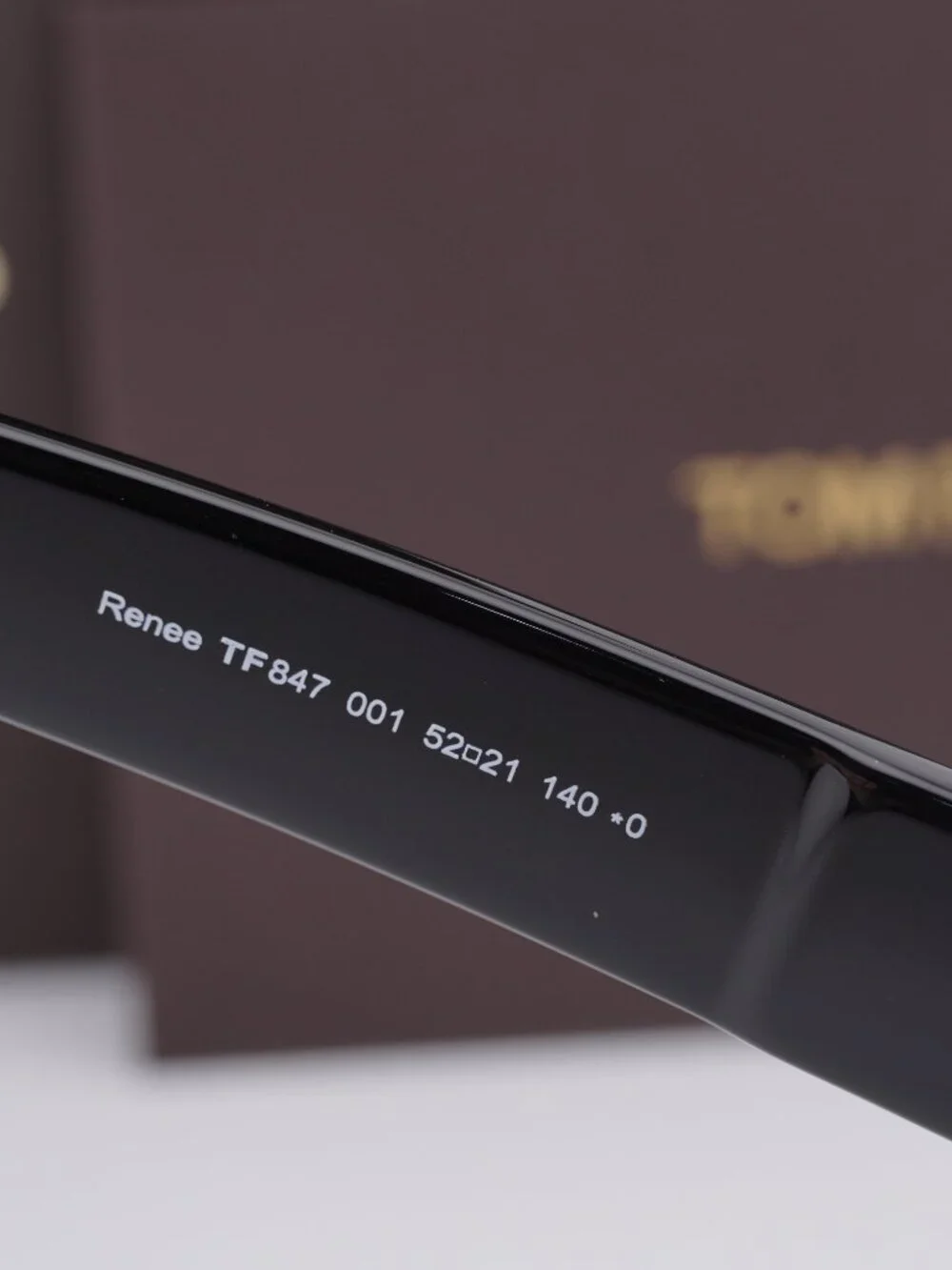 Tom Ford model ft0847